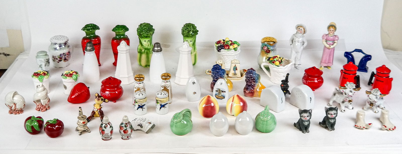 Large Collection of Salt & Pepper Shakers, 57 (1 of 18)