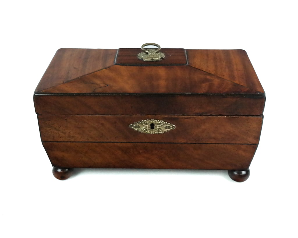 Georgian Mahogany Tea Caddy (1 of 11)