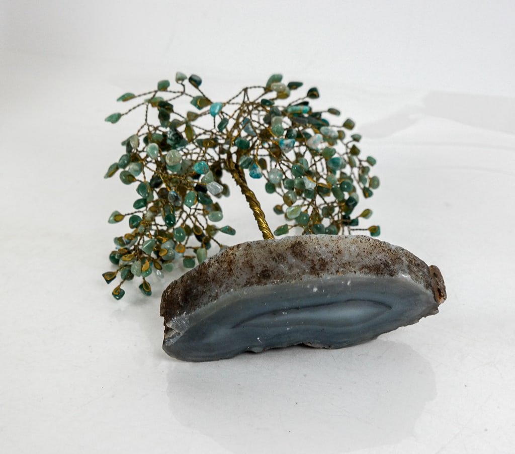 Assorted Decorative Items, 15 - 13