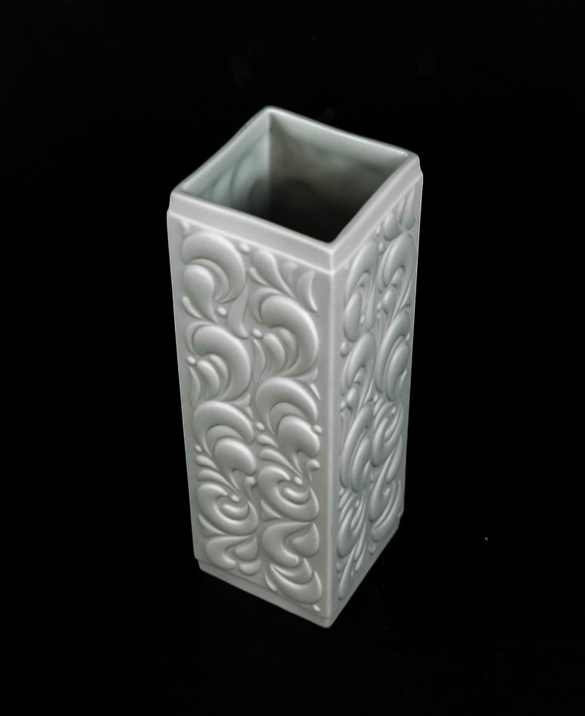 Assorted Decorative Items, 15 - 19