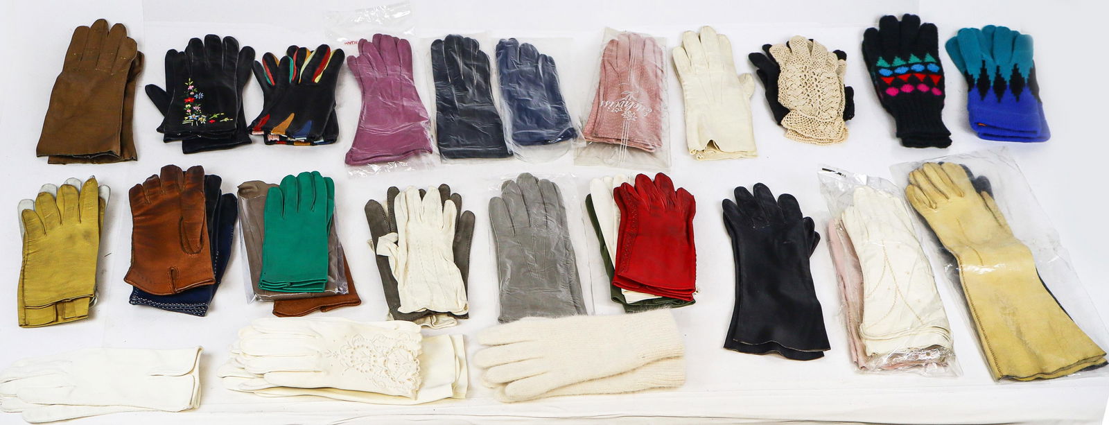 Assorted Vintage Lady's Gloves, 36 (1 of 11)