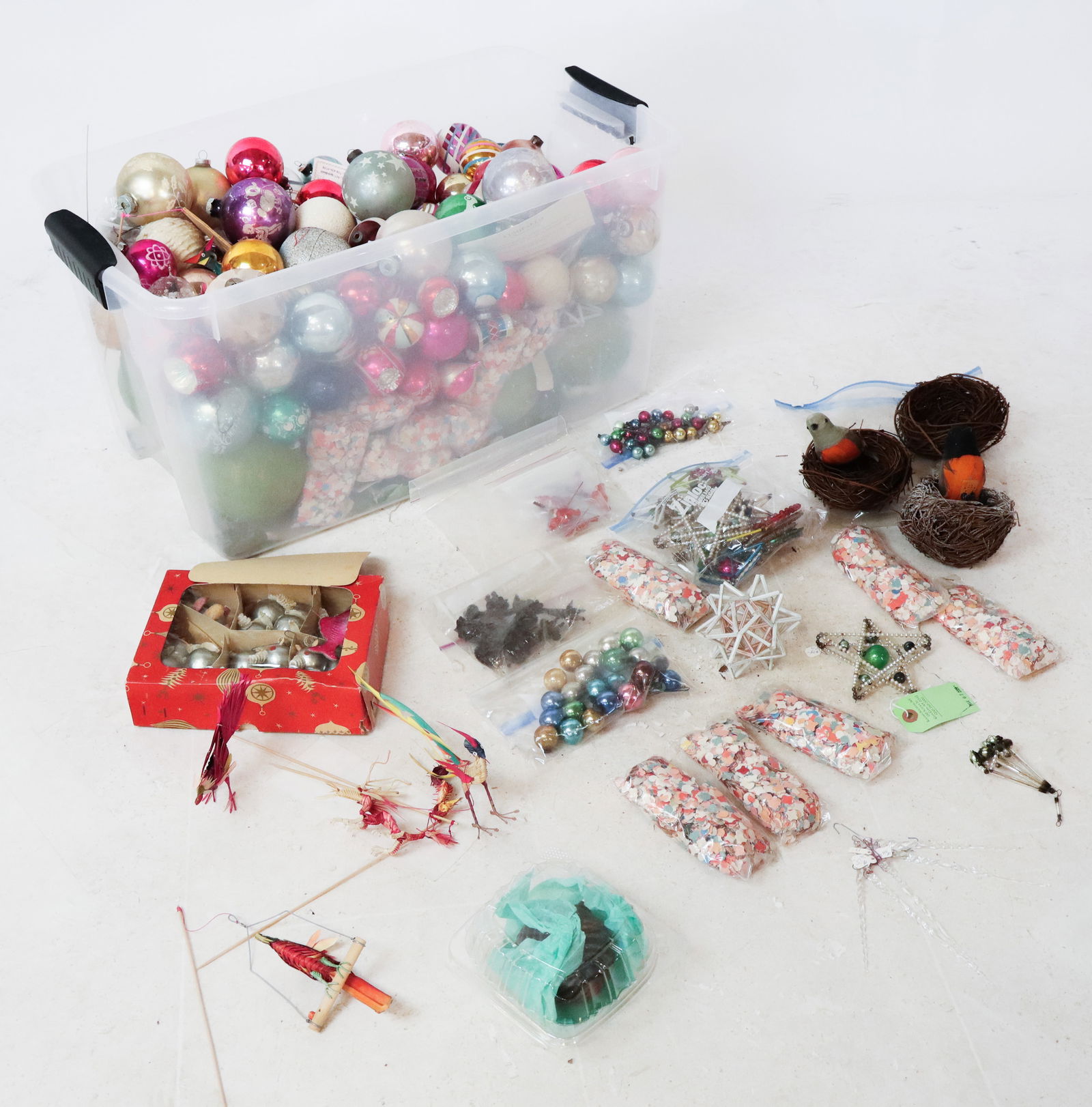 Lot of Christmas and Holiday Decorations (1 of 8)