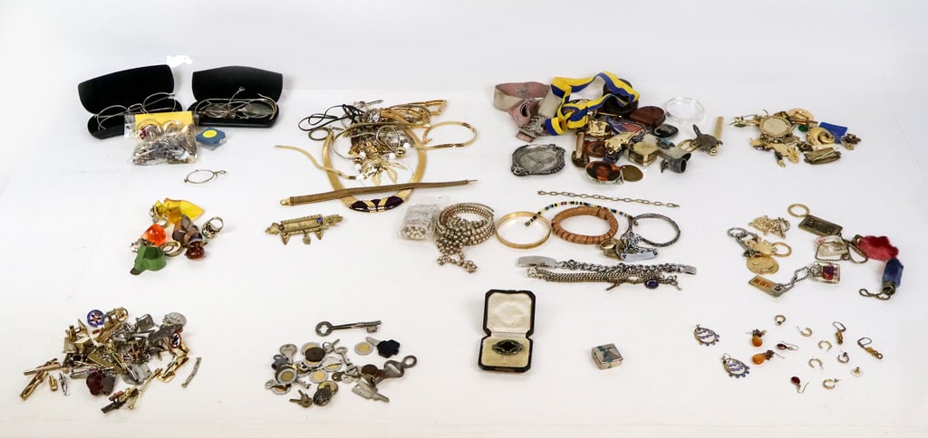 Miscellaneous Group of Costume Jewelry, 30+ (1 of 15)