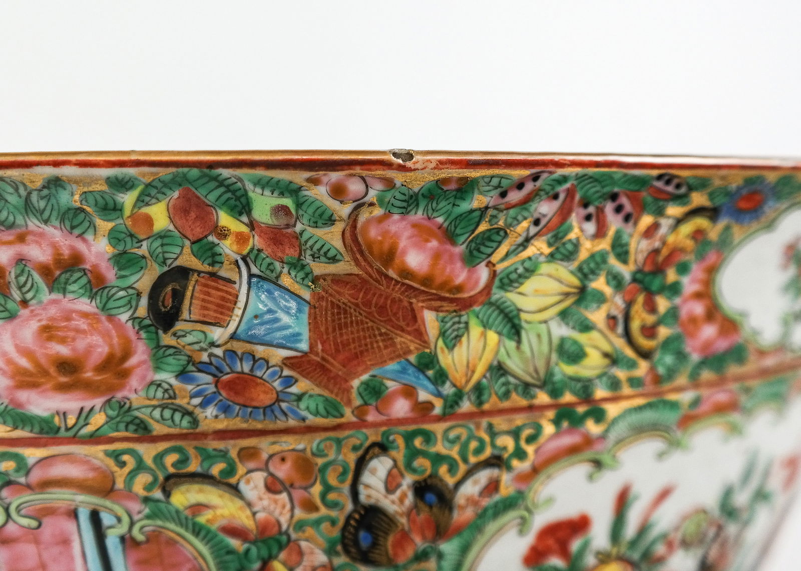 Chinese Palatial Rose Medallion Bowl - 11