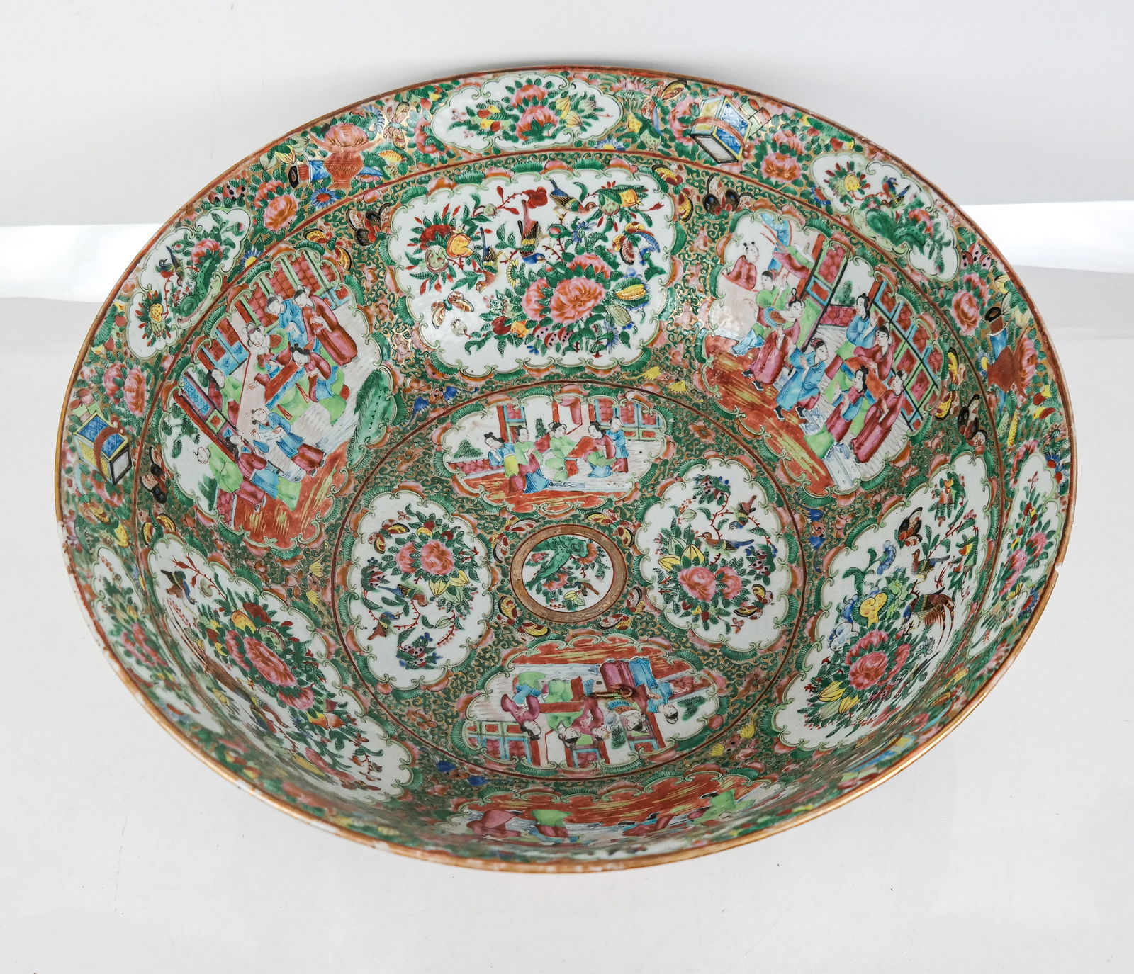 Chinese Palatial Rose Medallion Bowl - 4