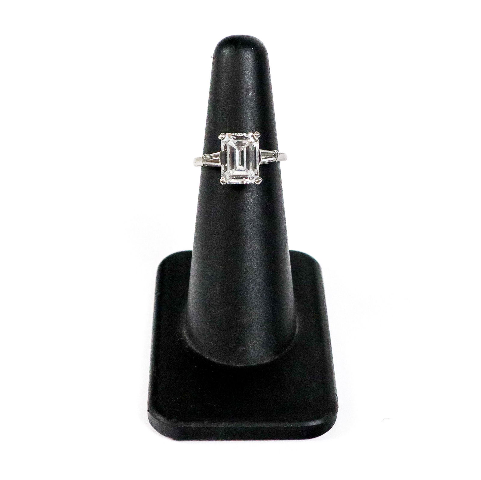 Van Cleef & Arpels Diamond Ring - 2