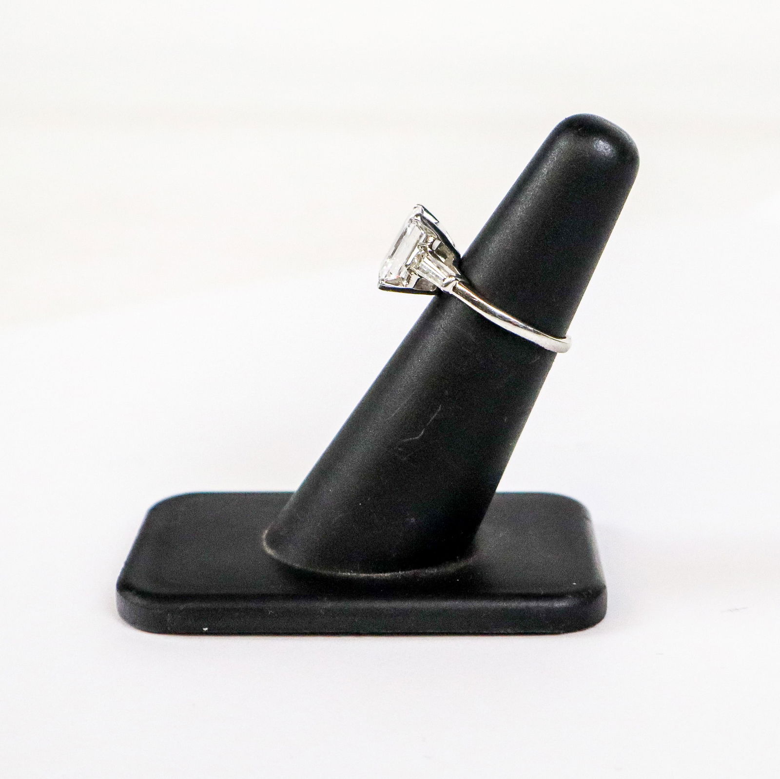 Van Cleef & Arpels Diamond Ring - 4