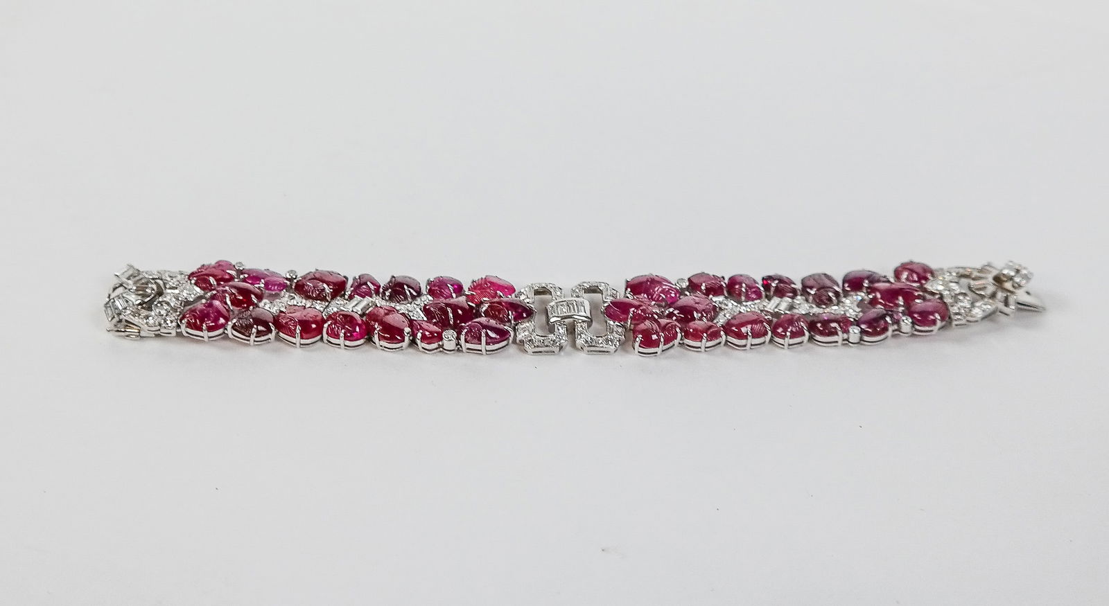 Art Deco-Inspired Diamond and Carved Ruby Bracelet - 7