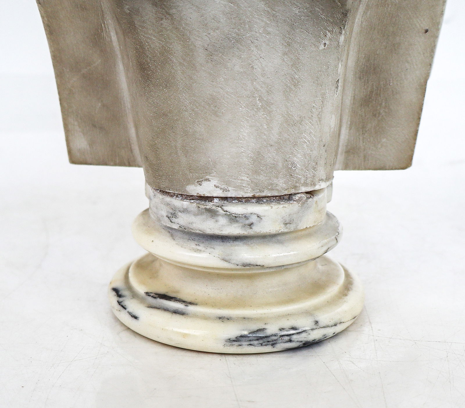 Small Neoclassical Russian Marble Bust of a Man - 7