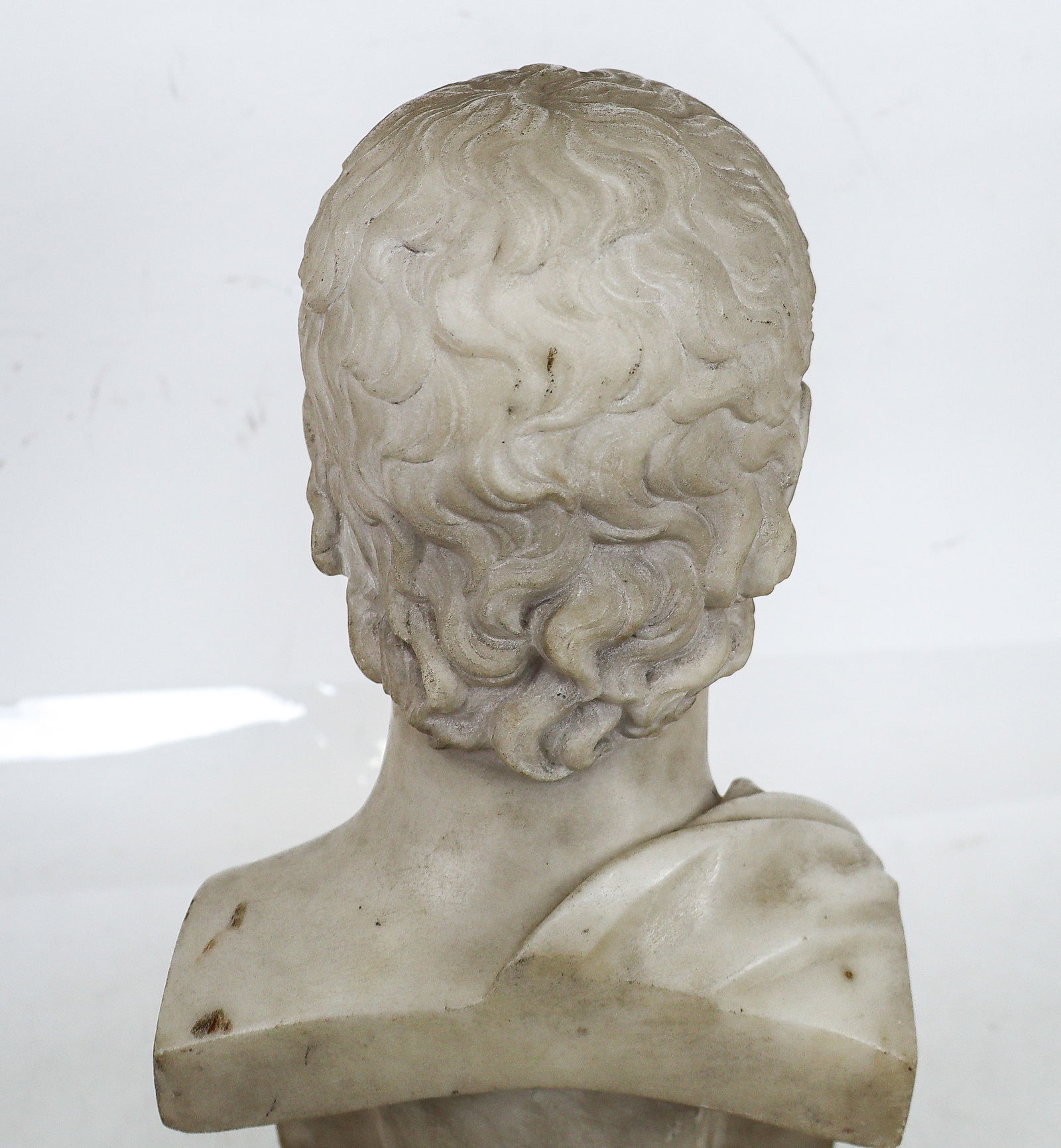Small Neoclassical Russian Marble Bust of a Man - 8