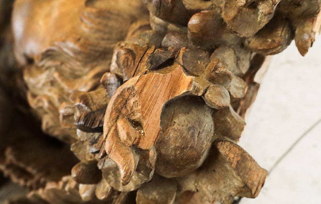 Rococo Carved Wood Applique with Putti - 8