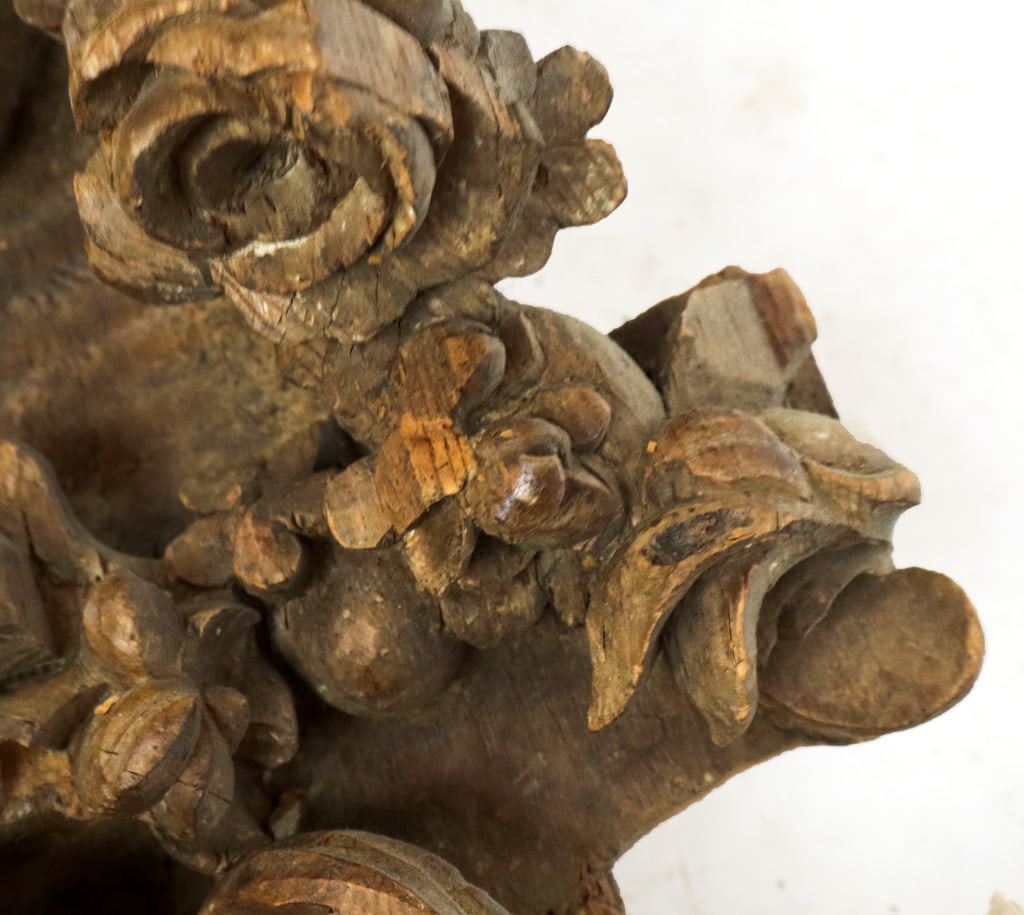Rococo Carved Wood Applique with Putti - 9