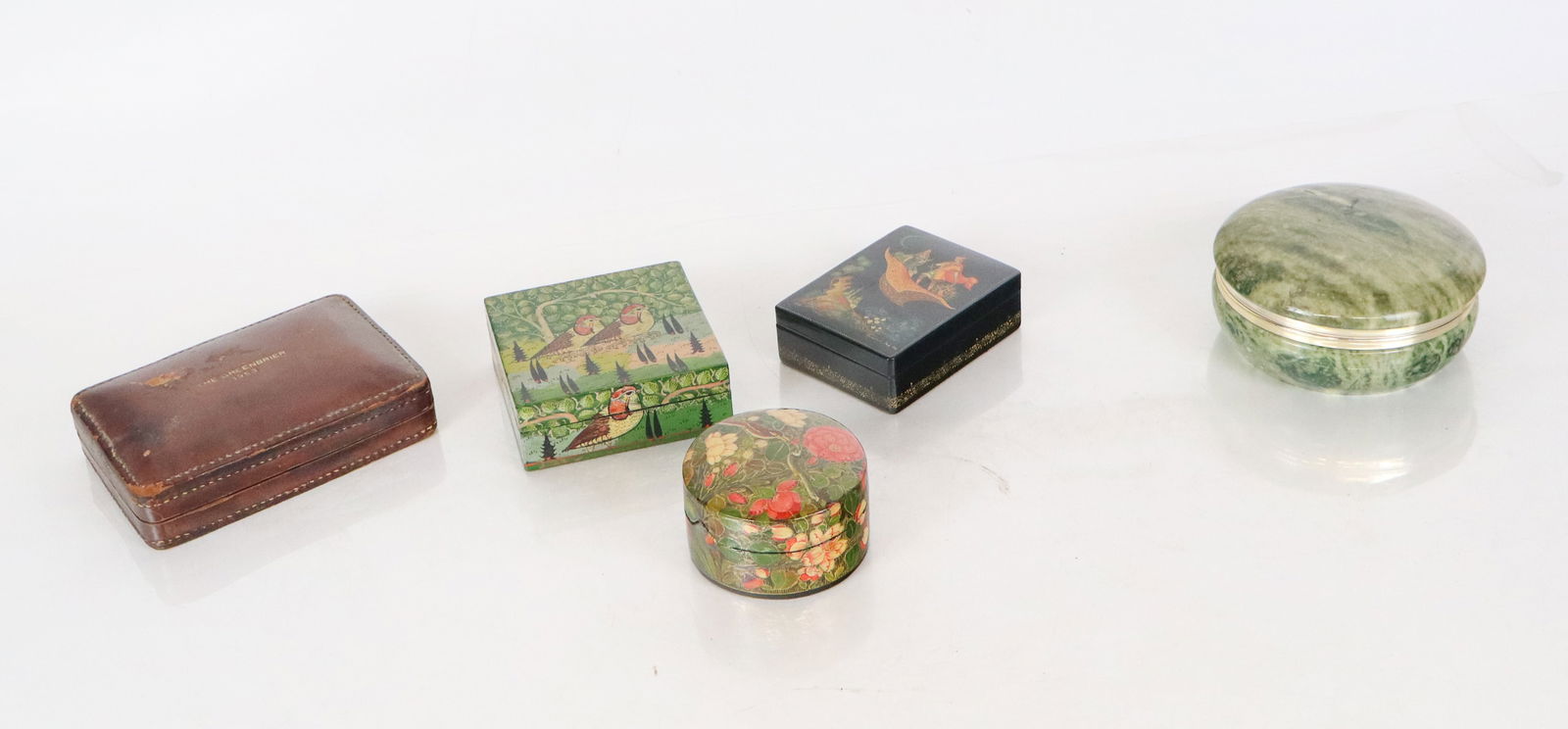 Assorted Table Articles and Decorations (22+) - 12