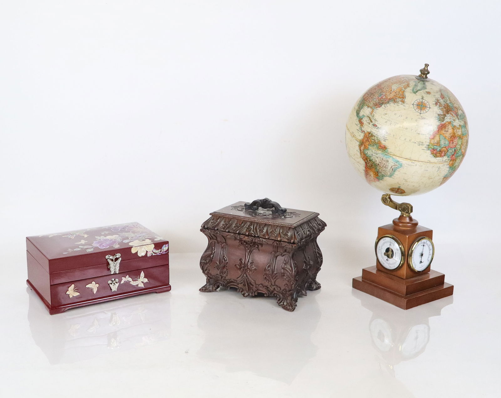 Assorted Table Articles and Decorations (22+) - 18