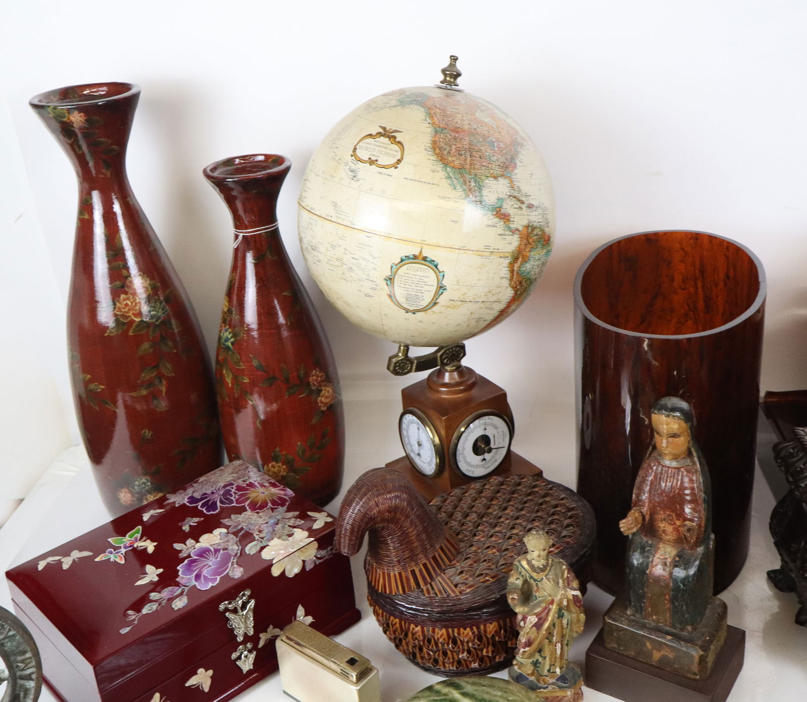 Assorted Table Articles and Decorations (22+) - 2