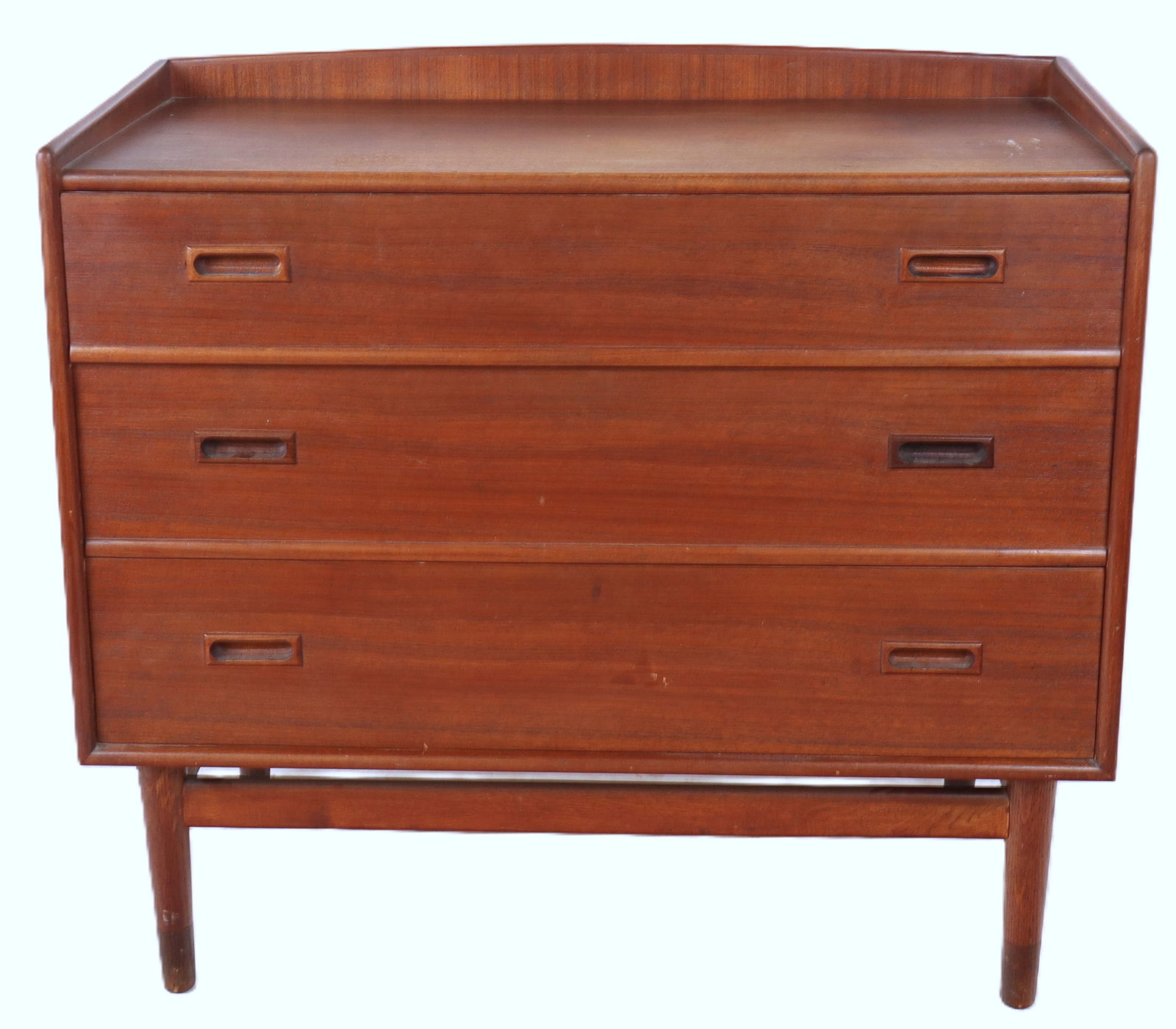 IDG Denmark Mid-Century Modern Vanity: International Designers Group Mid-Century Modern vanity, with teak veneer and flip out mirror and drawers to interior of top drawer, with two other drawers to lower, marked IDG Denmark to interior upp