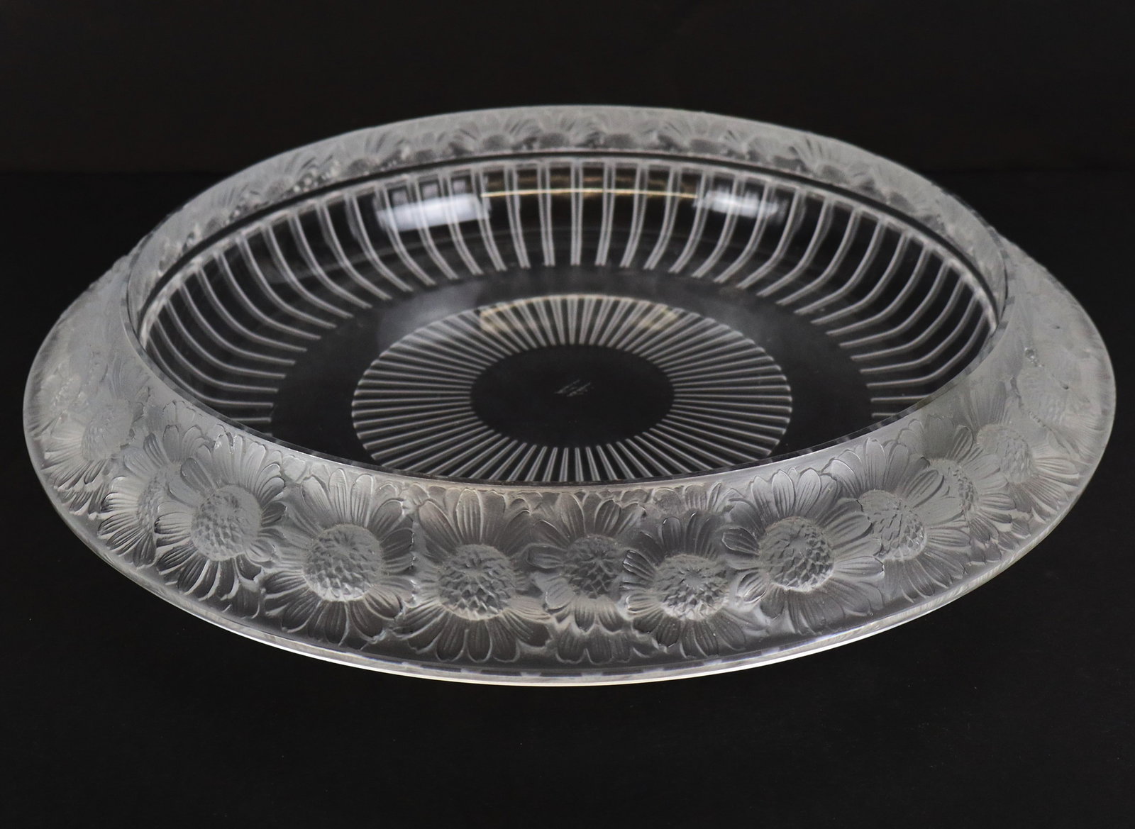 Lalique ?Marguerites? Glass Centerpiece (1 of 9)