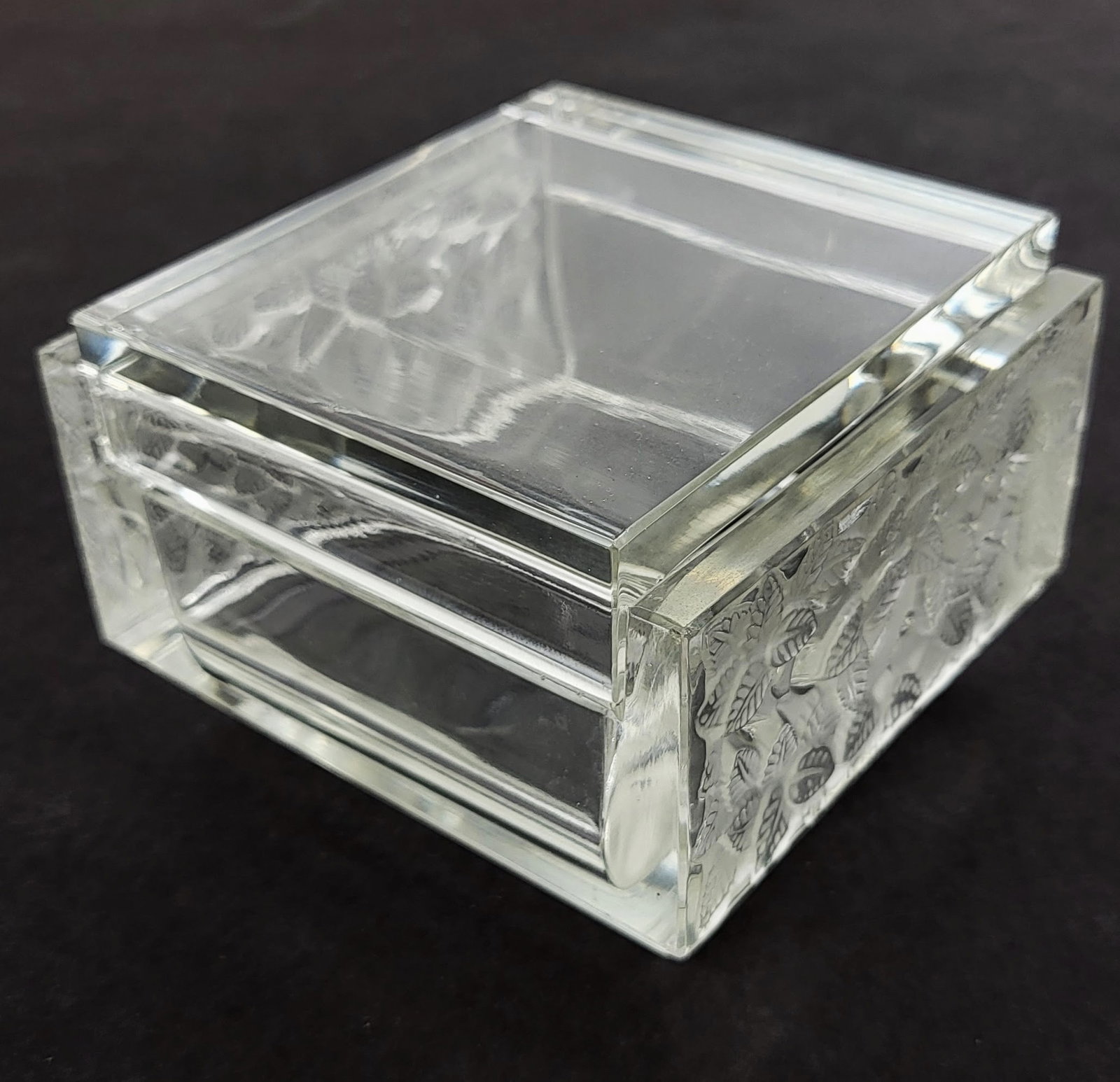 Lalique "Duncan #3 Number 3" Glass Perfume Bottle (1 of 9)