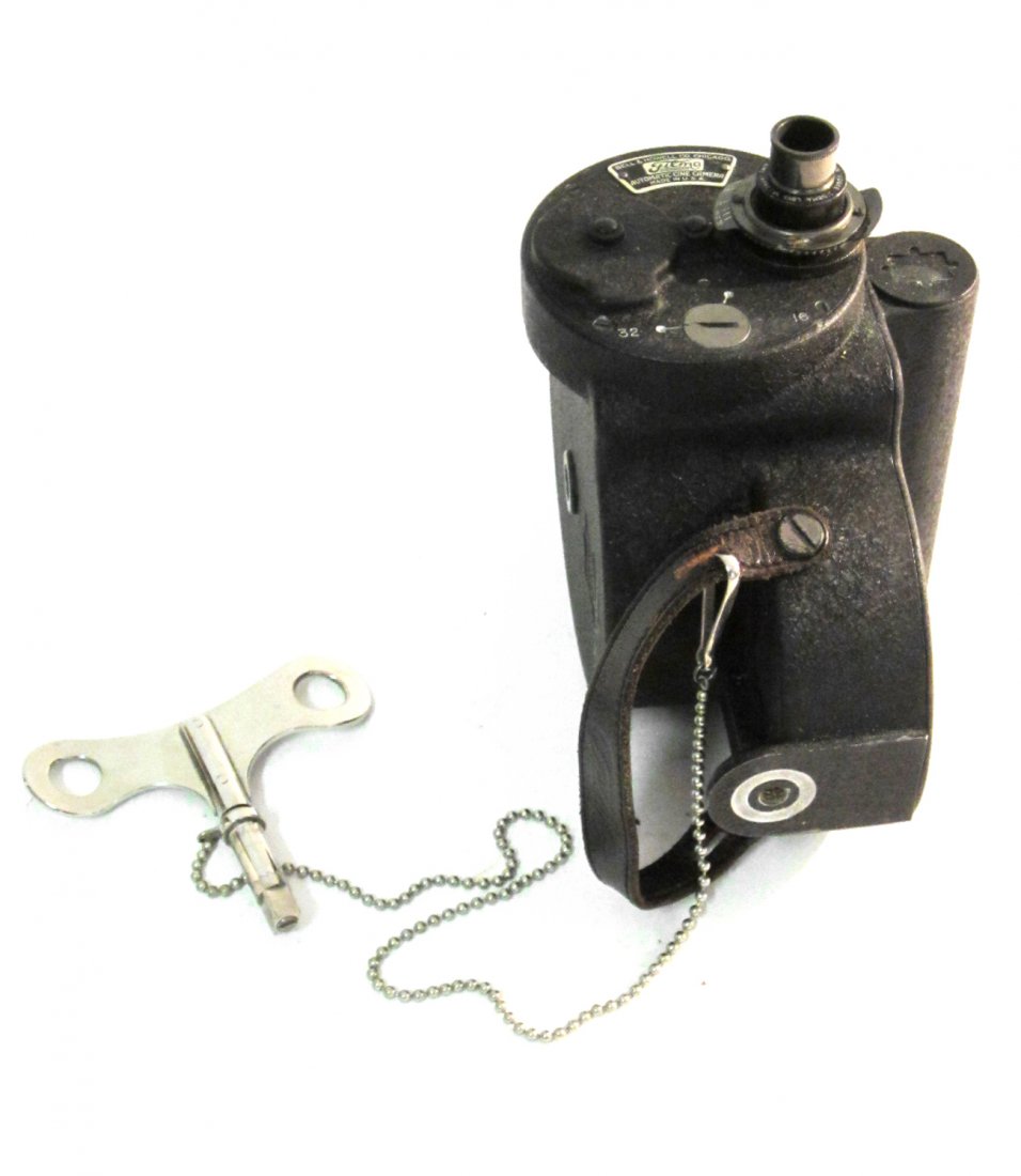 Bell and Howell Automatic Cine-camera: E.B. Meyrowitz Inc. With Keywind 32-16
