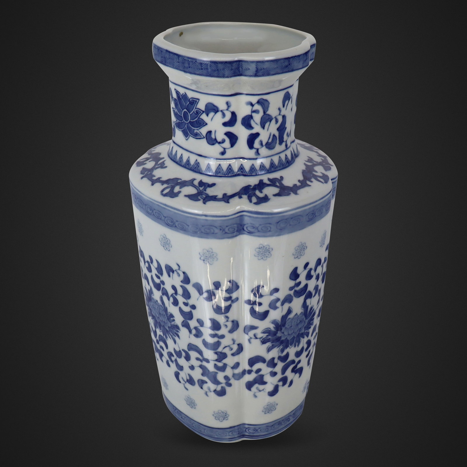 Chinese Blue and White Decorated Vase (1 of 12)