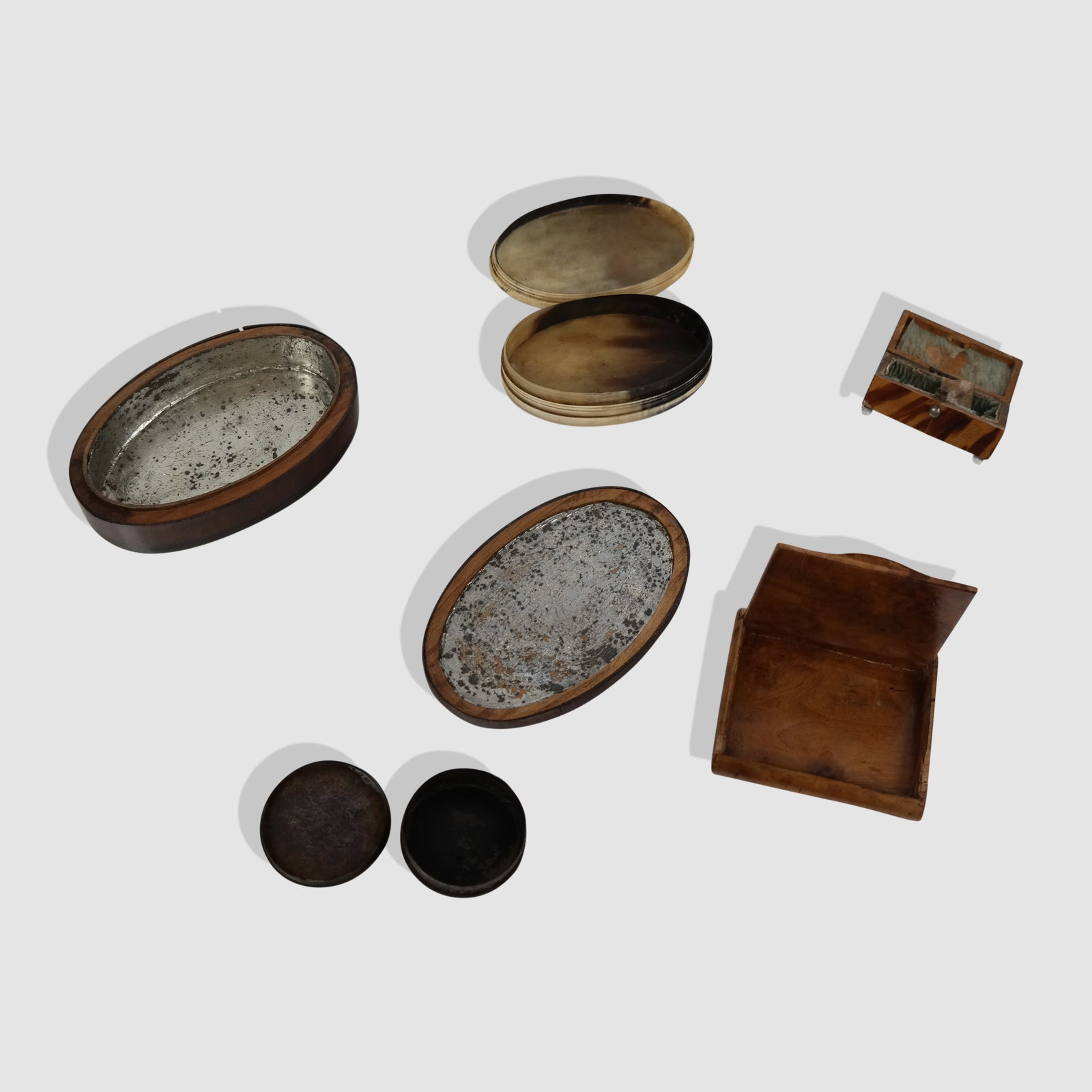 Five Assorted Snuff Boxes - 6