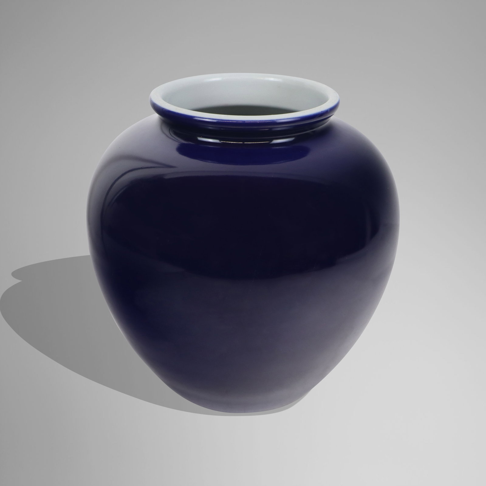 Chinese Cobalt Blue Jar or Vase: Chinese cobalt blue vase or jar, 19th/20th century, with apocryphal Ming Dynasty marks to base. [9" H x 9.5" Diameter]. Condition is good.