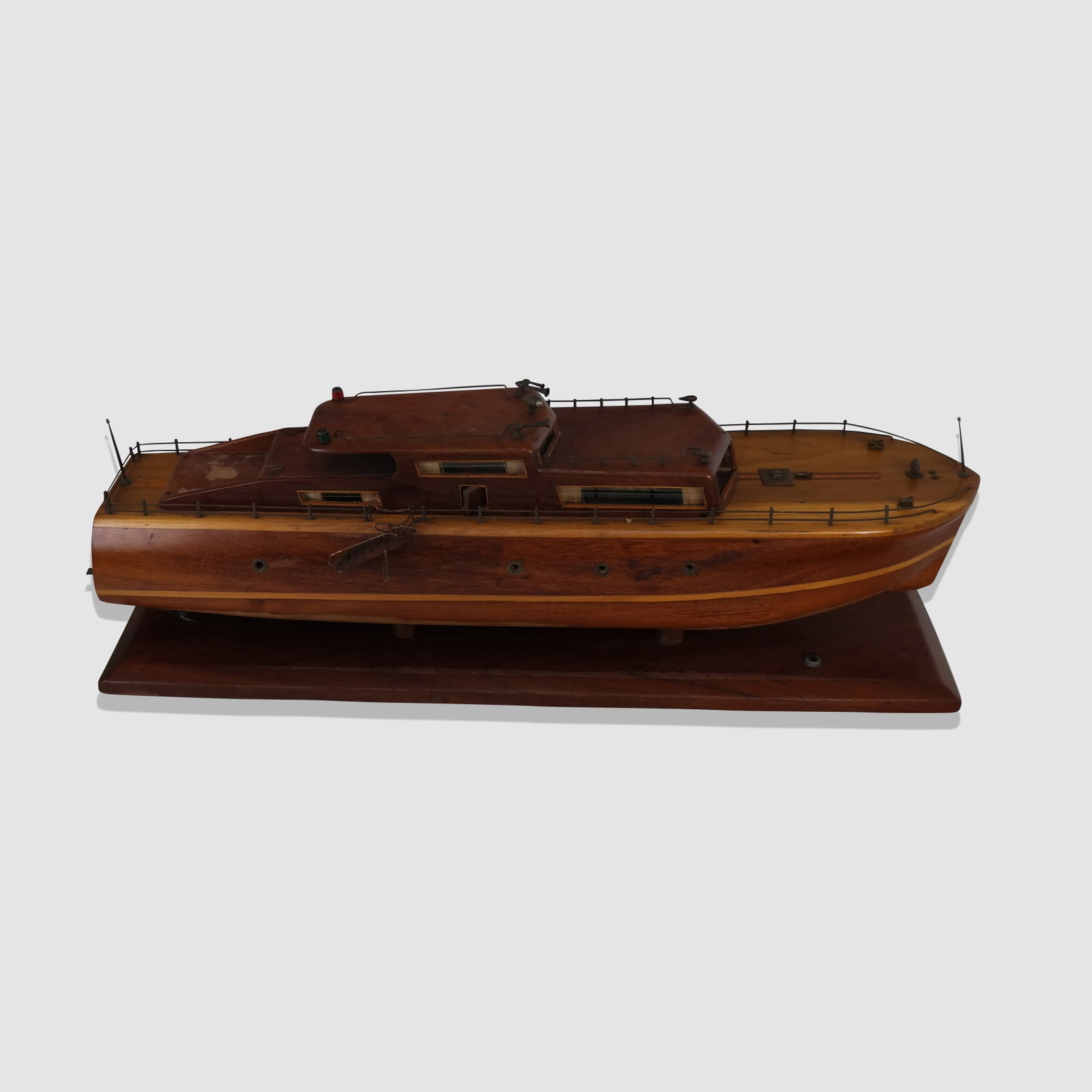 Vintage Illuminated Ship Model of a Motor Yacht (1 of 16)