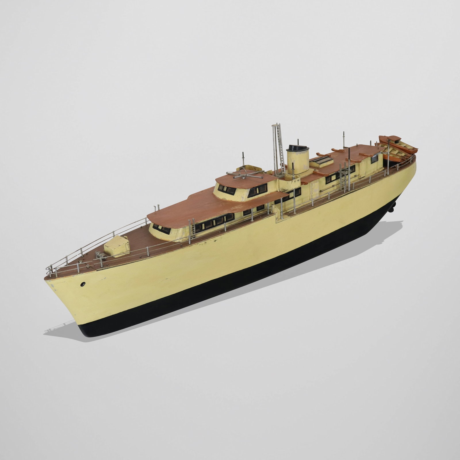 Large Vintage Illuminated Ship Model of a Large Ya (1 of 15)