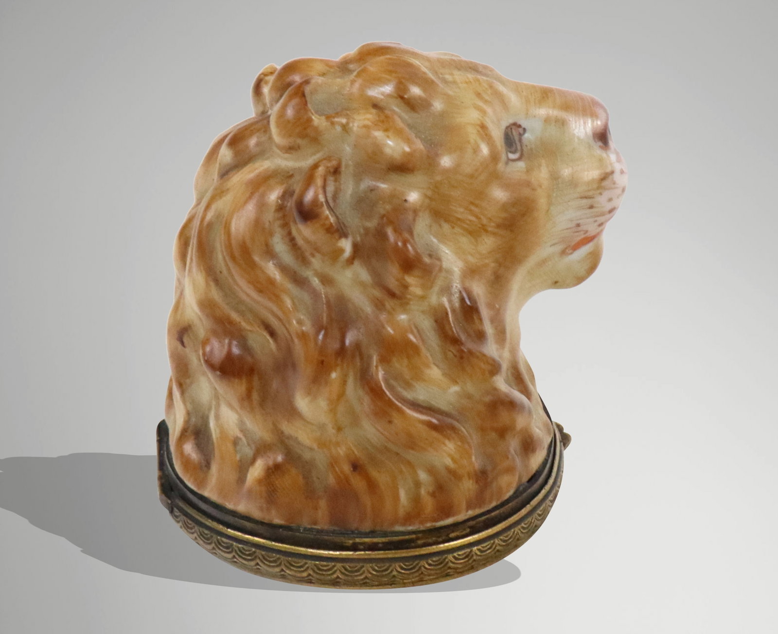 Two Porcelain Snuff Boxes - 11