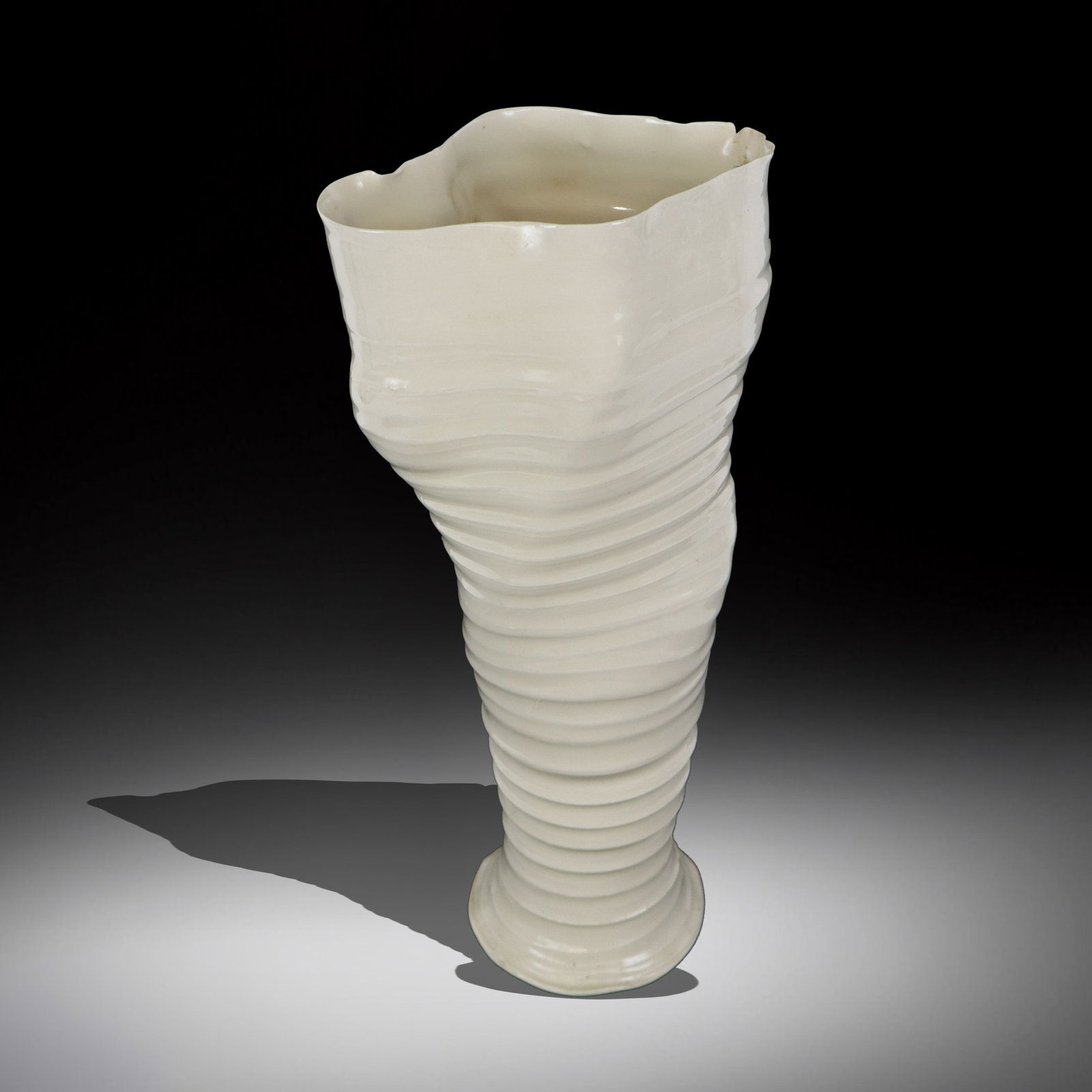Takeshi YASUDA Unfolding Porcelain Vase (1 of 13)