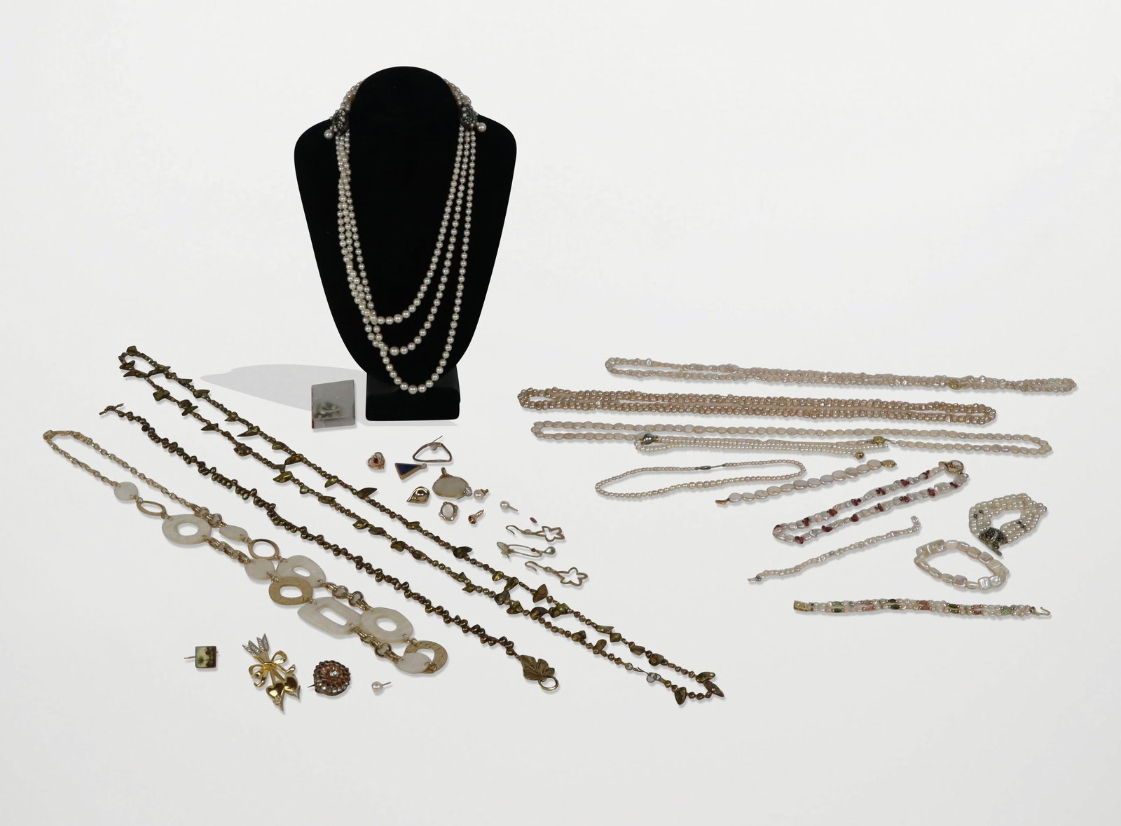 Miscellaneous Pearls, Costume & Fragments, 15+ (1 of 15)
