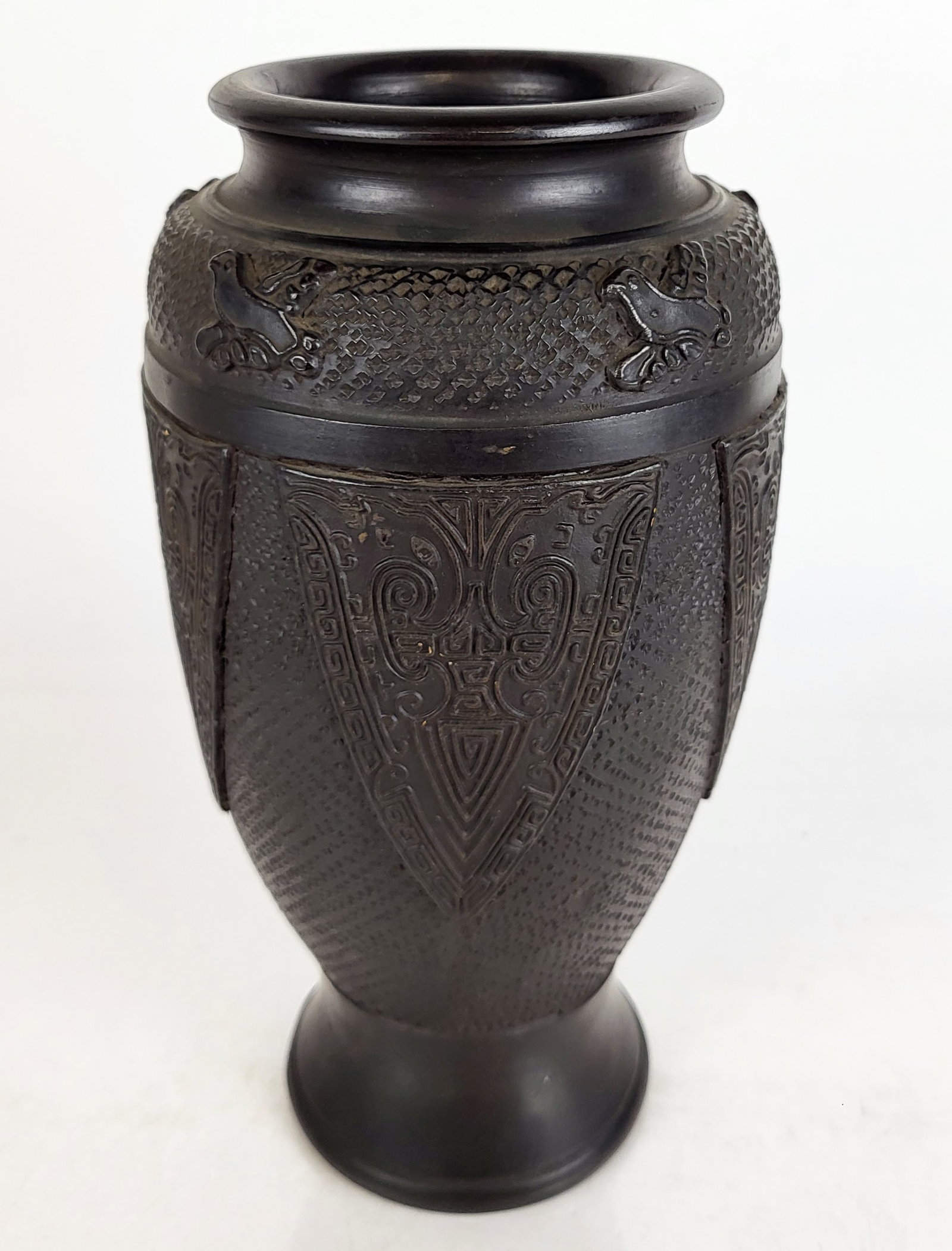 Archaistic Nippon Ceramic Vase (1 of 11)