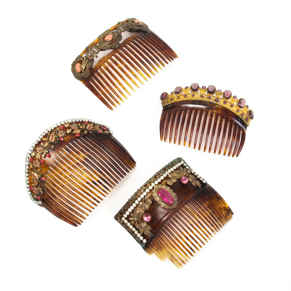 Victorian Faux Gem Set & Pique Gold Hair Comb: Victorian faux gem set and pique gold hair comb, late 19th-early 20th century, of rectangular outline, the arched band set with three blue dyed horn cabochons and painted to simulate turquoise, surrou