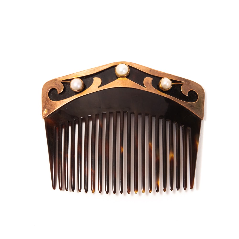 Art Nouveau Rose Gold & Cultured Pearl Hair Comb: Art Nouveau 9 karat rose gold and cultured pearl hair comb, early 20th century, the rose gold decorative mount accented with three cultured pearls, marked "9C" to lower left of mount. [2.75" H x 3.25"