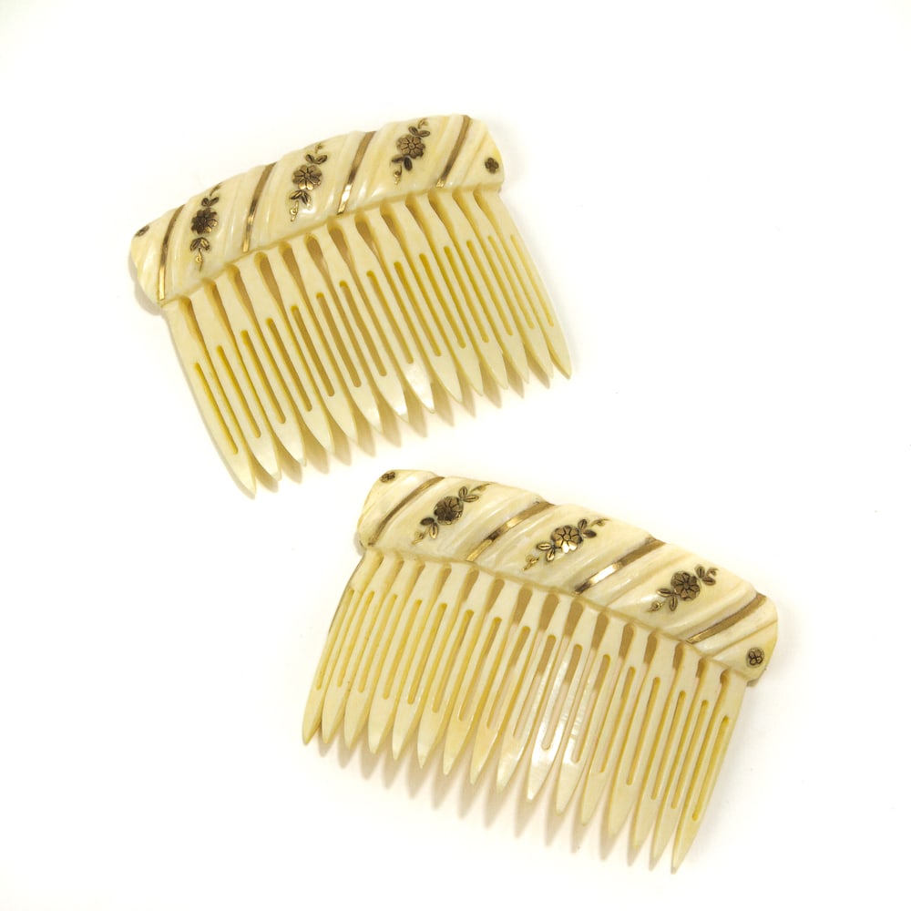 Pair of Gold Pique Hair Combs (1 of 20)