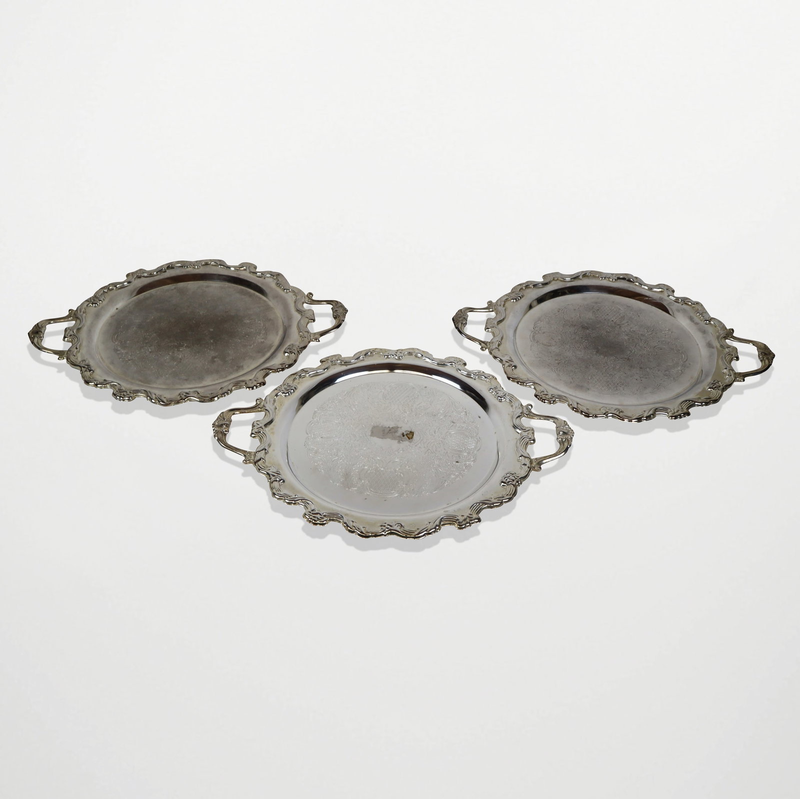 International Silver Co. Set of Serving Trays, 3 (1 of 11)