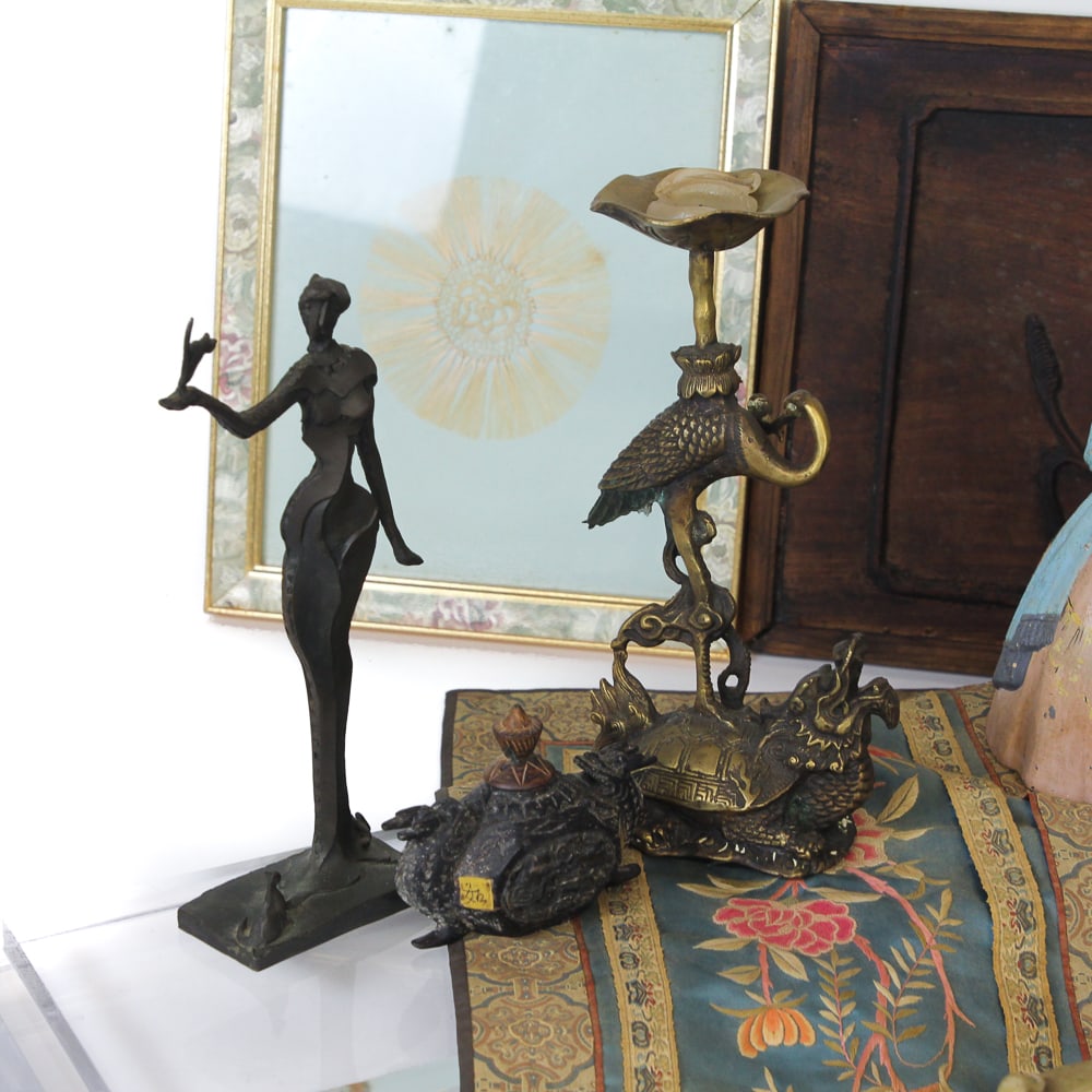 Assorted Decorative Items, 22 - 5