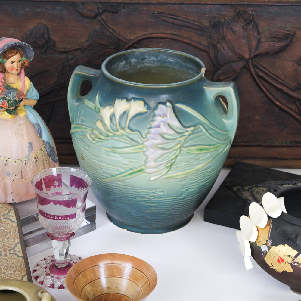 Assorted Decorative Items, 22 - 7