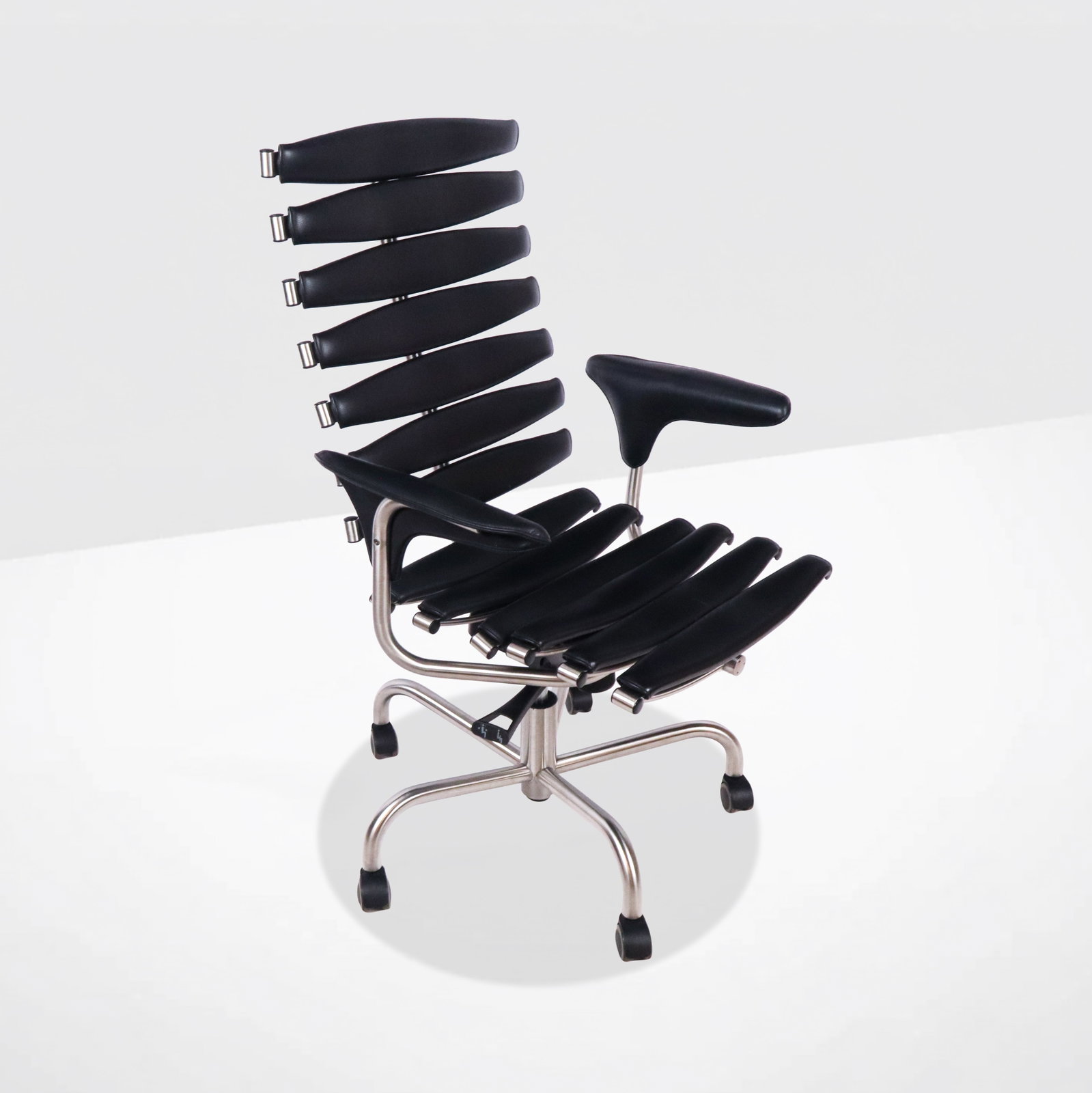 de Sede "DS-2100" Executive Chair (1 of 12)