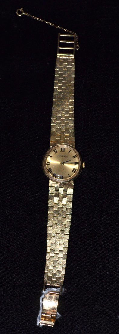 14K Yellow Gold Ladies' Wrist Watch: Made by Juvenia. Swiss; early 20th century. [19 dwt inclusive]. In good condition.