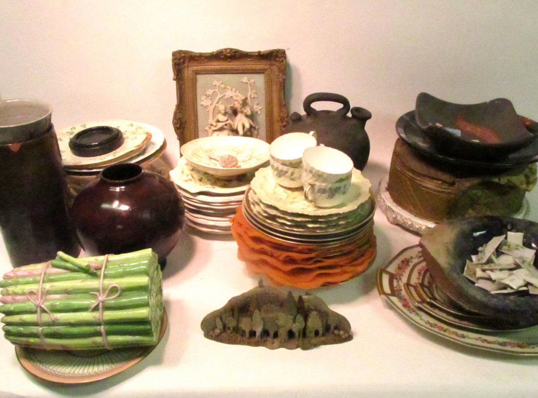 Assorted Int'l Ceramics and Porcelain: Includes: Plates, platters, bowls, cups, trays, casseroles, and others. Many partial sets. Makers include: Minton, Pirkenhammer, Sevres, Belleek, Limoges, and Eidenstein, among others. 150+ items. All