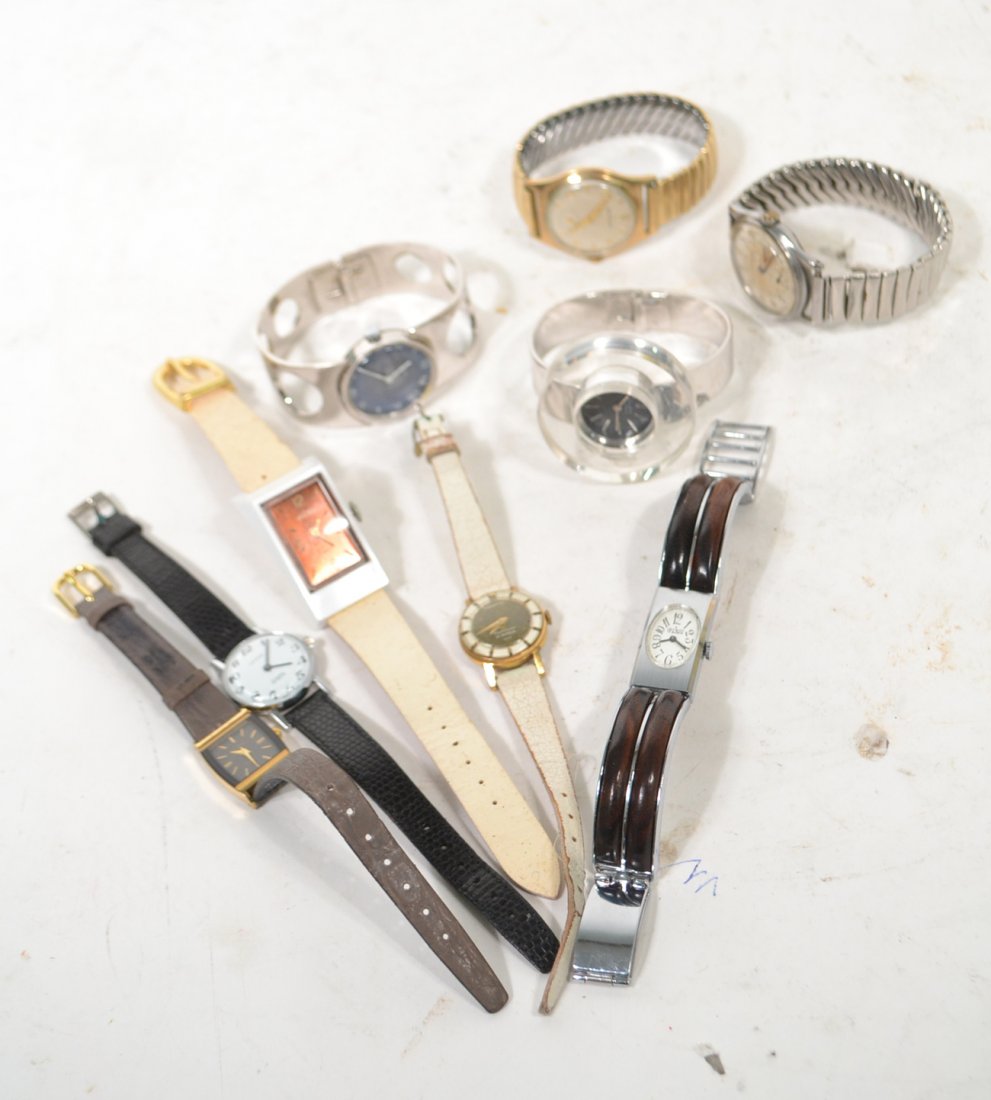 Nine Watches: Includes Bulova and Wittnauer, Pierre Cardin, etc. Works not tested.