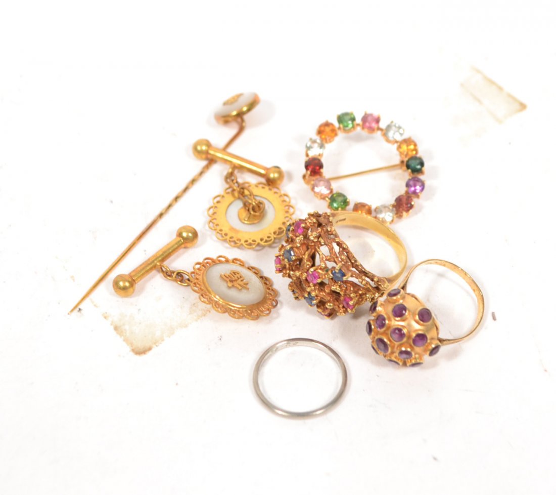 Seven 18k Gold Articles: Comprises 2 rings, 1 wedding band, pair of cufflinks, stick pin and brooch. Good condition, sold "as is". 16.3 dwt inclusive.