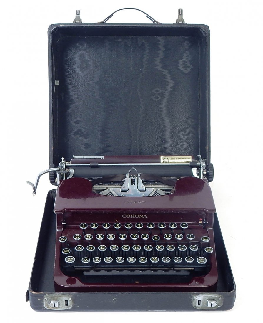 Smith Corona Typewriter: Smith Corona typewriter, "Silent" model. Made by LC Smith & Corona Typewriters, Inc. Includes case. In very good condition.