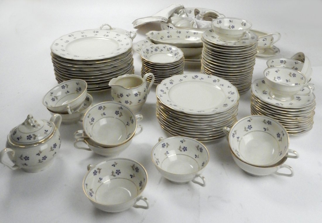 Large Haas-Czjzek Porcelain Dinner Svc: "Coronado" pattern. Haas-Czjzek porcelain dinner service for twelve comprised of eight-piece place settings comprising: 12 dinner plates, 12 luncheon plates, 10 bread/cake plates, 12 dessert bowls, 12