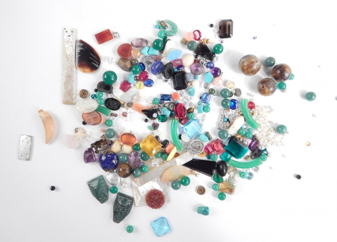 Assorted Mixed Stones and Misc.: Comprises various beaded and cut stone specimens including: jade, mother-of-pearl, carnelian, turquoise, lapis lazuli, colored glass, and others. 80+ items.