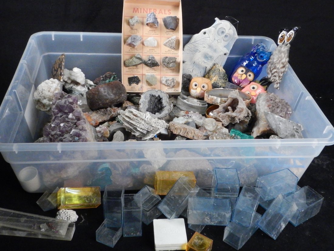 Lot of Rocks and Minerals: Lot of various rocks and mineral specimens.