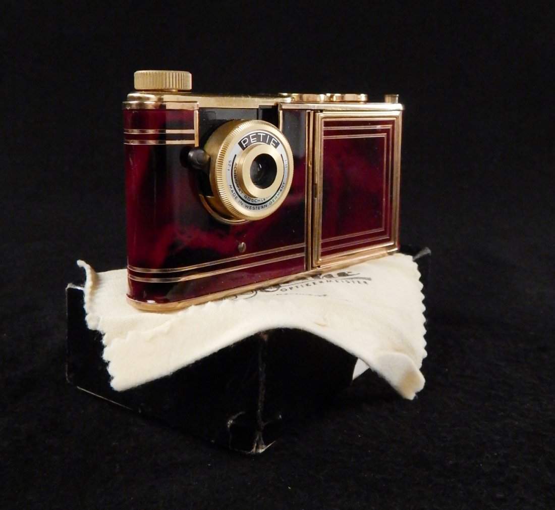 Kunik Petie Vanity and Camera (1 of 8)