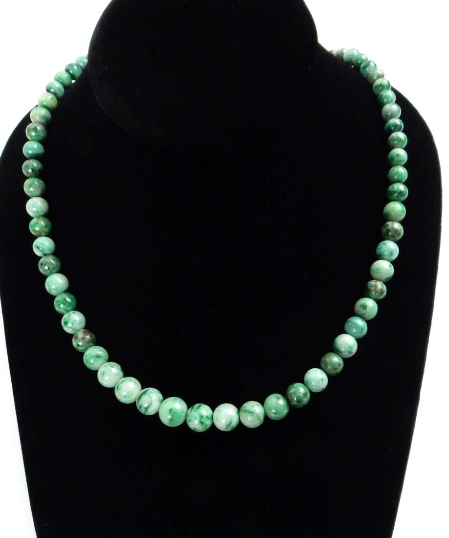 Graduated Jade Bead Necklace (1 of 7)