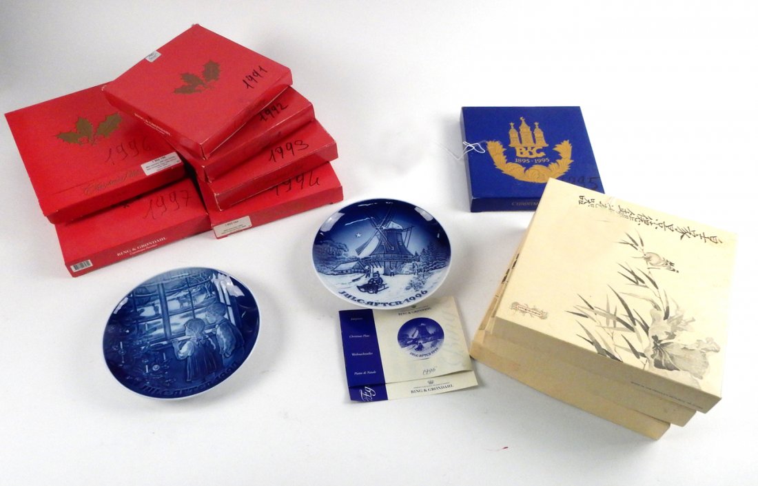 10 Commemorative Porcelain Plates (1 of 10)